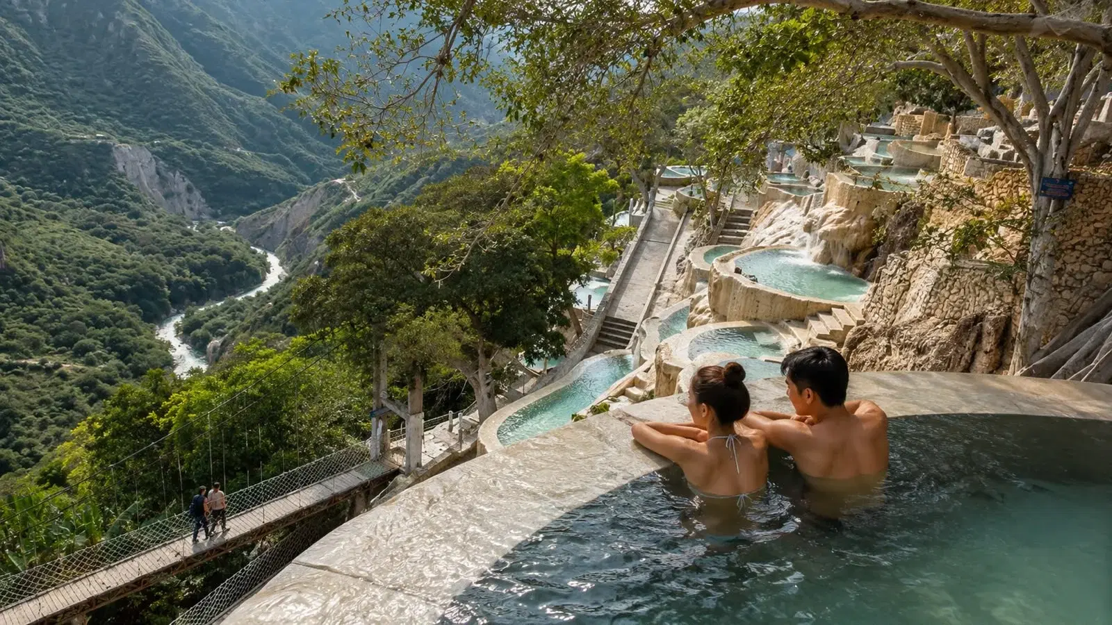 Explora Grutas Tolantongo desde CDMX: Gruta, tunel, pozas y río - Imagen 1