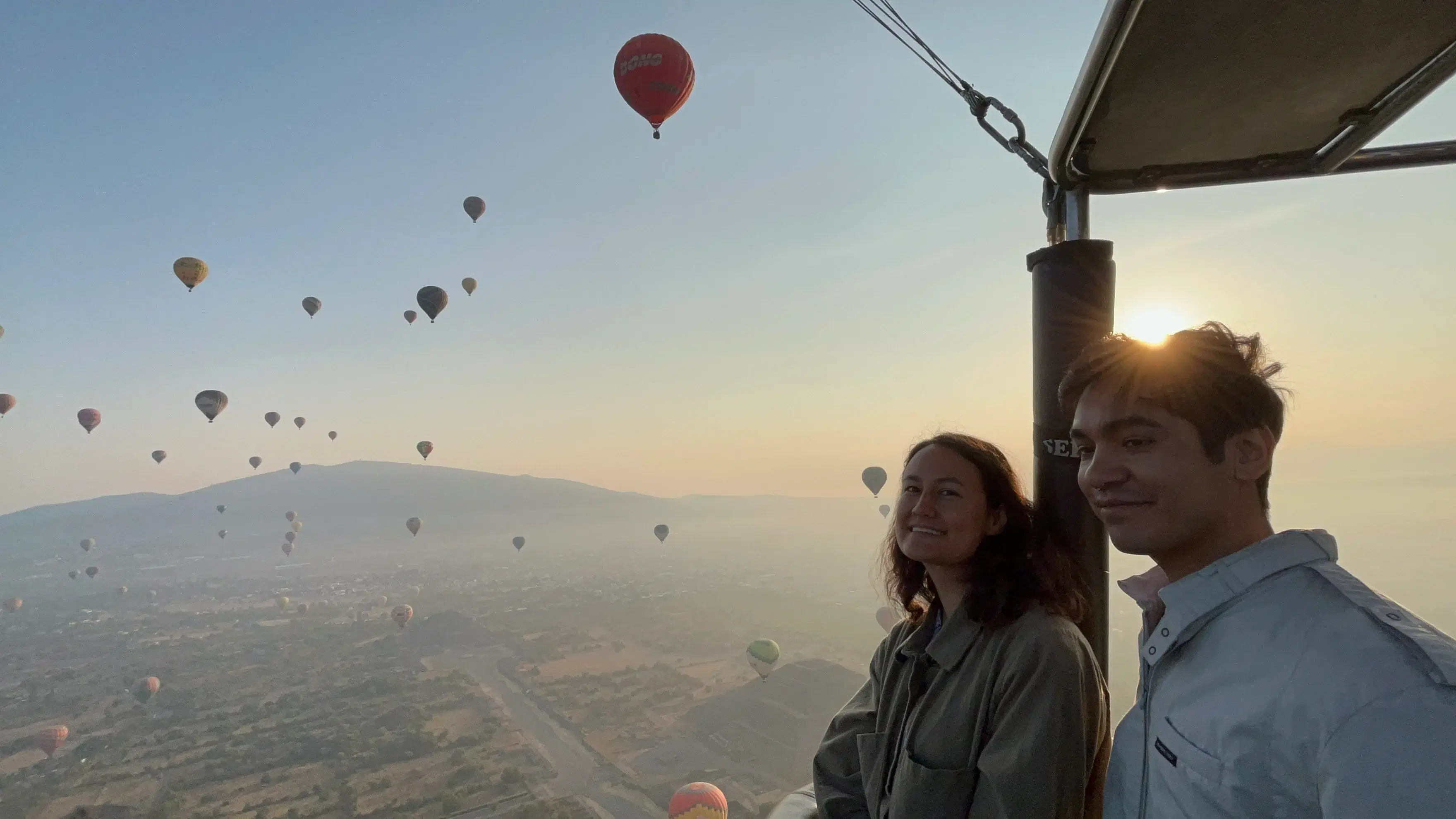 Experiencia Total en Teotihuacán: Vuelo en Globo, Cueva y Cultura Ancestral - Imagen 1